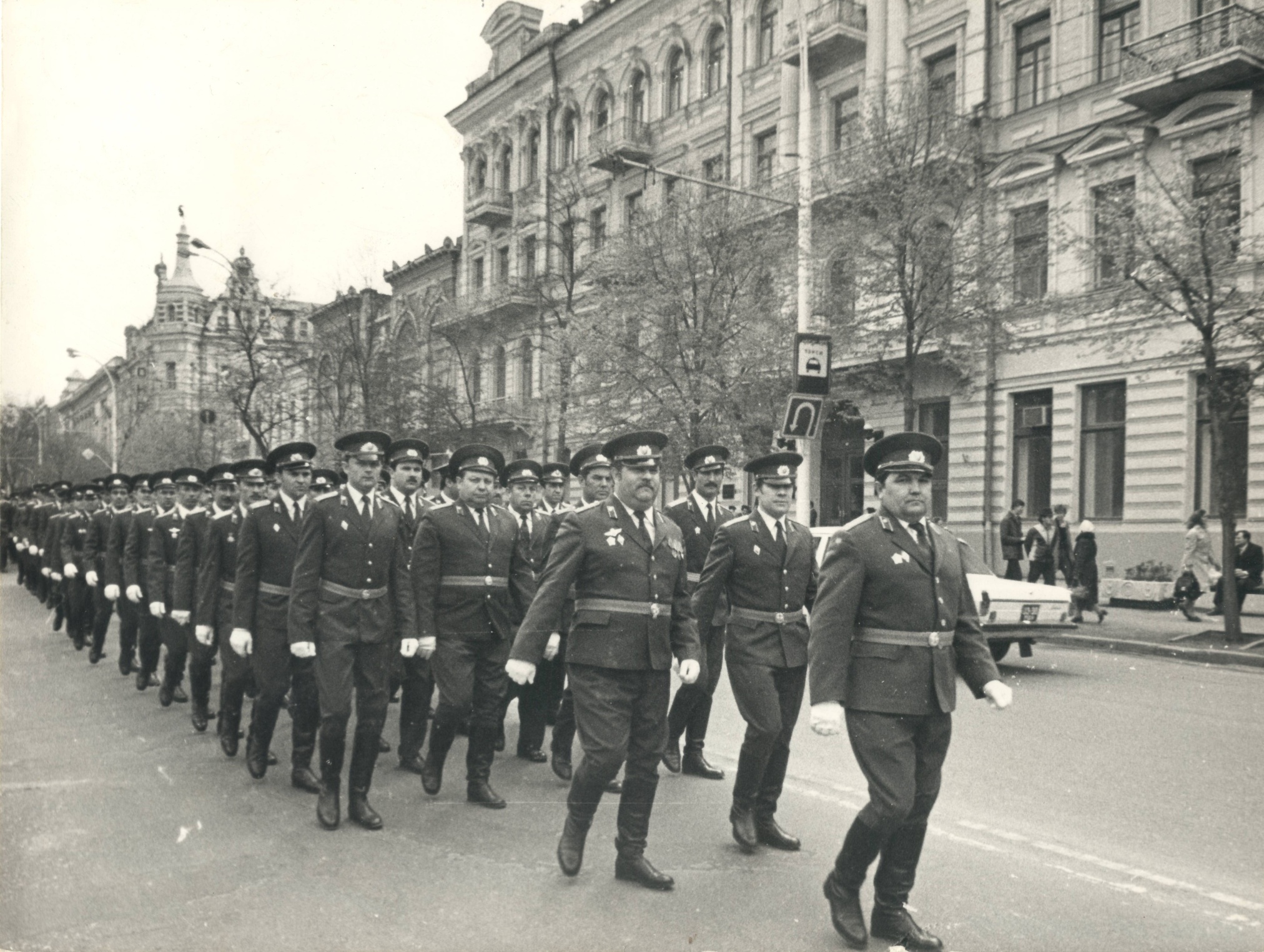 Фотография «Строевой смотр работников Ленинского ОВД г. Ростова-на-Дону». Ростов-на-Дону. 1980 год