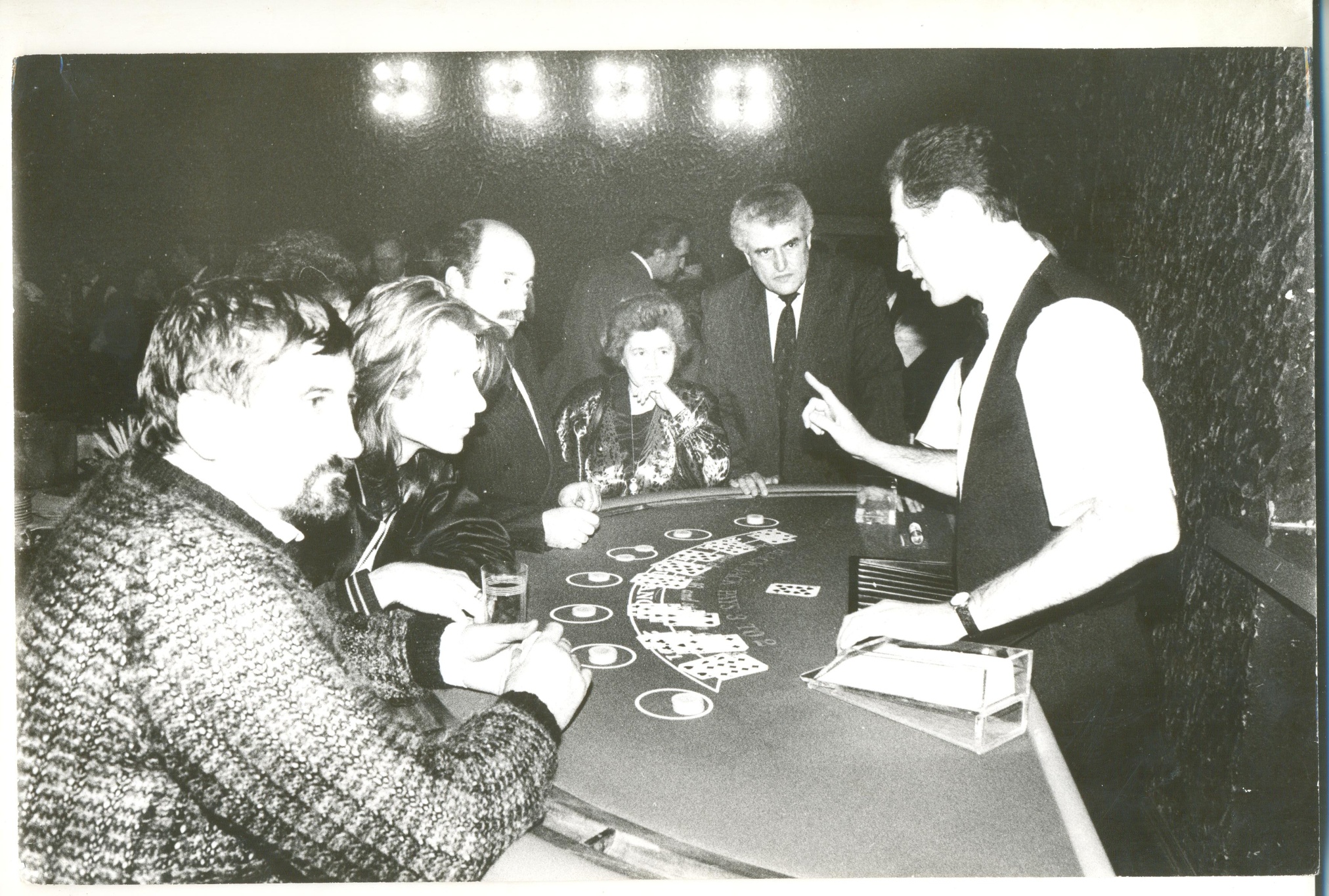 Мэр г. Ростова-на-Дону Погребщиков Ю.Б. в первом казино, открытом советско-американским предприятием «Хад-Дон», Российская Федерация, Ростов-на-Дону, 1992 г.