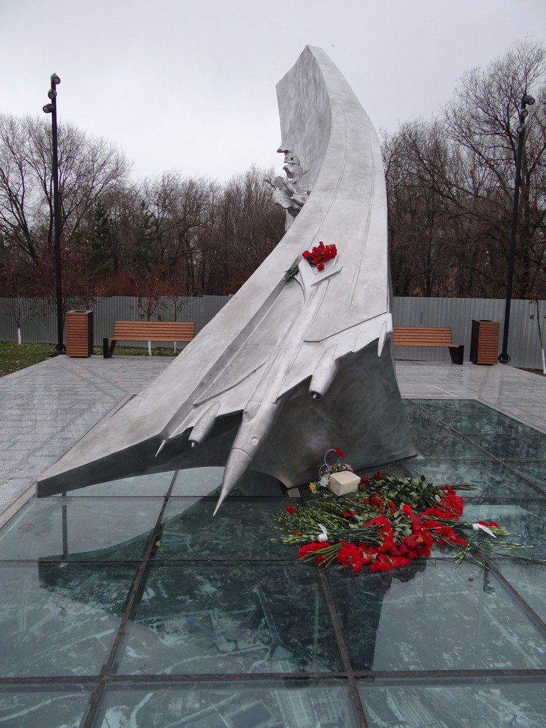 Памятник Б.В. Капустину и Ю.Н. Янову, г. Ростов-на-Дону, ул Капустина