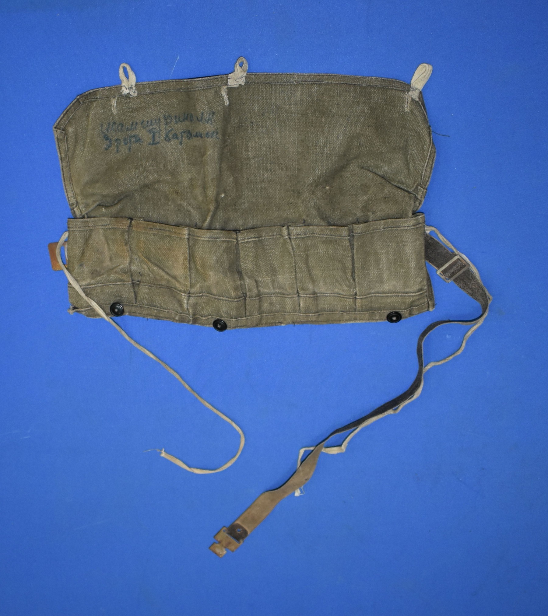 Патронташ-бандольер нагрудный санинструктора 3 роты 1-го батальона Ростовского стрелкового полка народного ополчения Шамшуриной Л.Н. Ростов-на-Дону. 1941 год