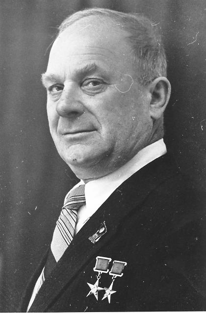 Фотография "Дважды Герой Социалистического Труда, электросварщик Улесов Алексей Александрович" 1977 г.