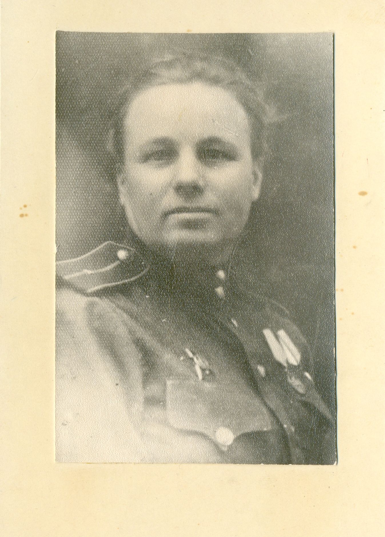Почтальон полевой почты 339-й стрелковой дивизии лейтенант Родина В.А. 1944 год