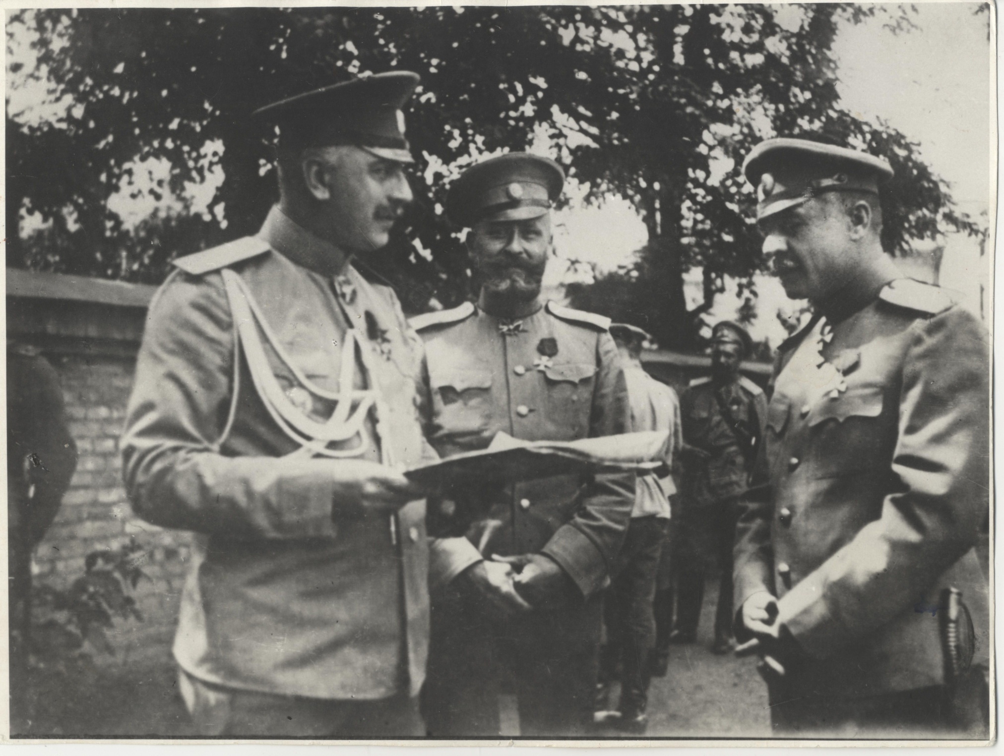 Фотокопия "А.М. Каледин с генералами. 1915-1916 гг."(Генерал Каледин крайний слева). 1995 год.