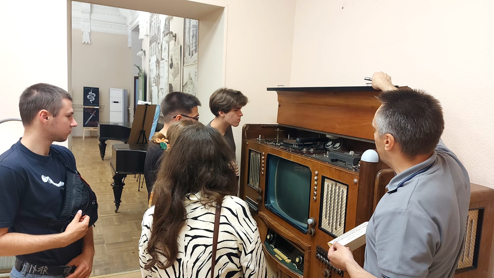 Студенты ЮФУ знакомятся с музейными профессиями