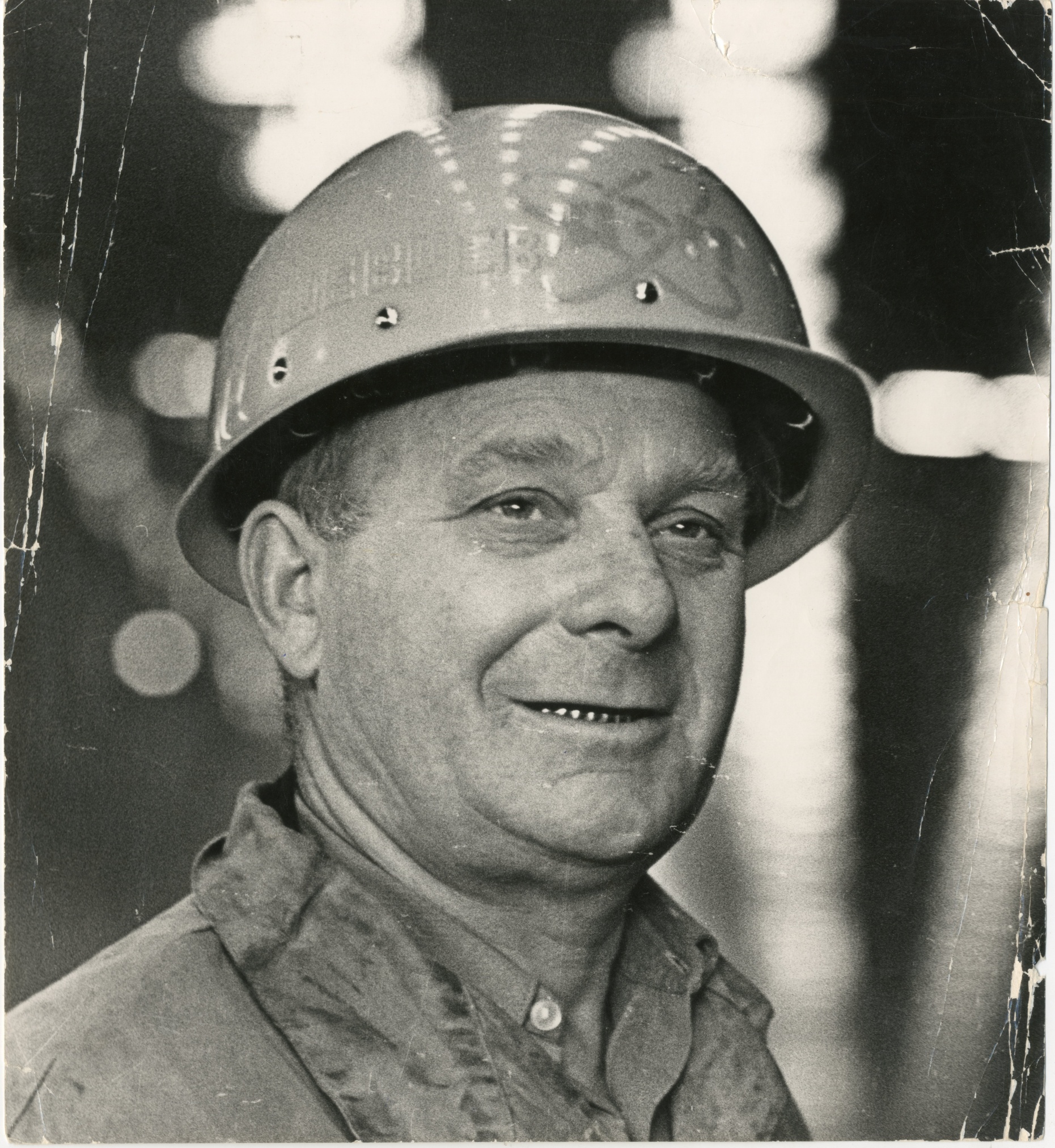 Фотография "Дважды Герой Социалистического Труда электросварщик Улесов Алексей Александрович" 1973 г.