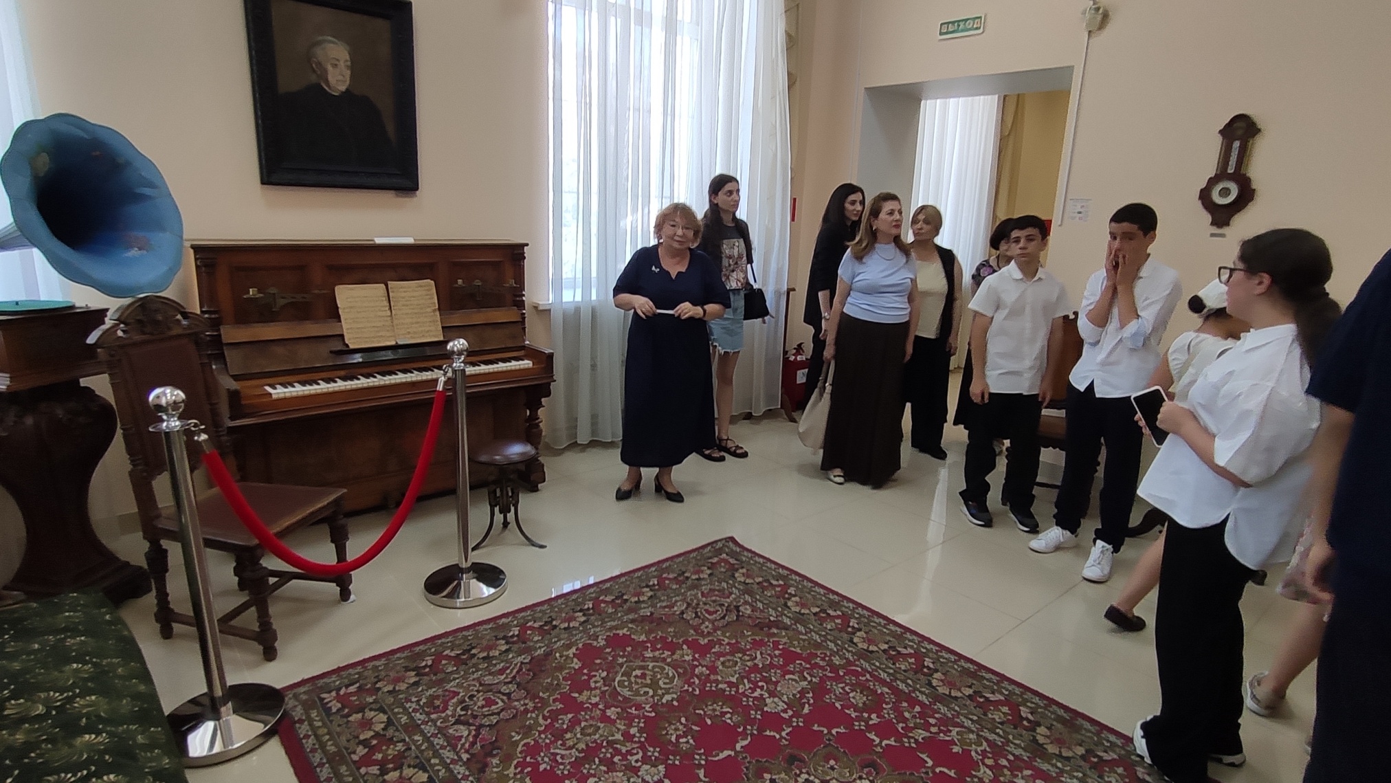 Музей русско-армянской дружбы посетили школьники из Еревана