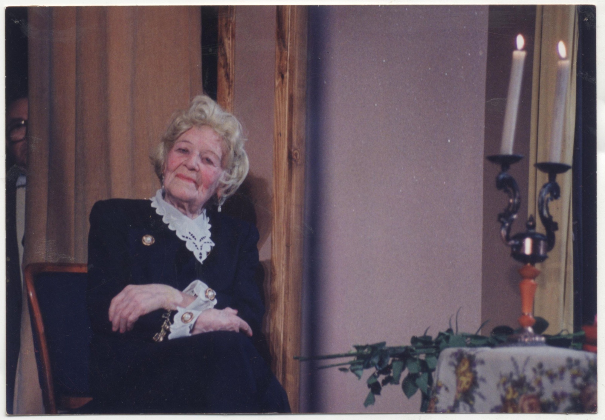 Фотография Изабелла Юрьева. 1995 г. Фотография Изабелла Юрьева. 1995 г.