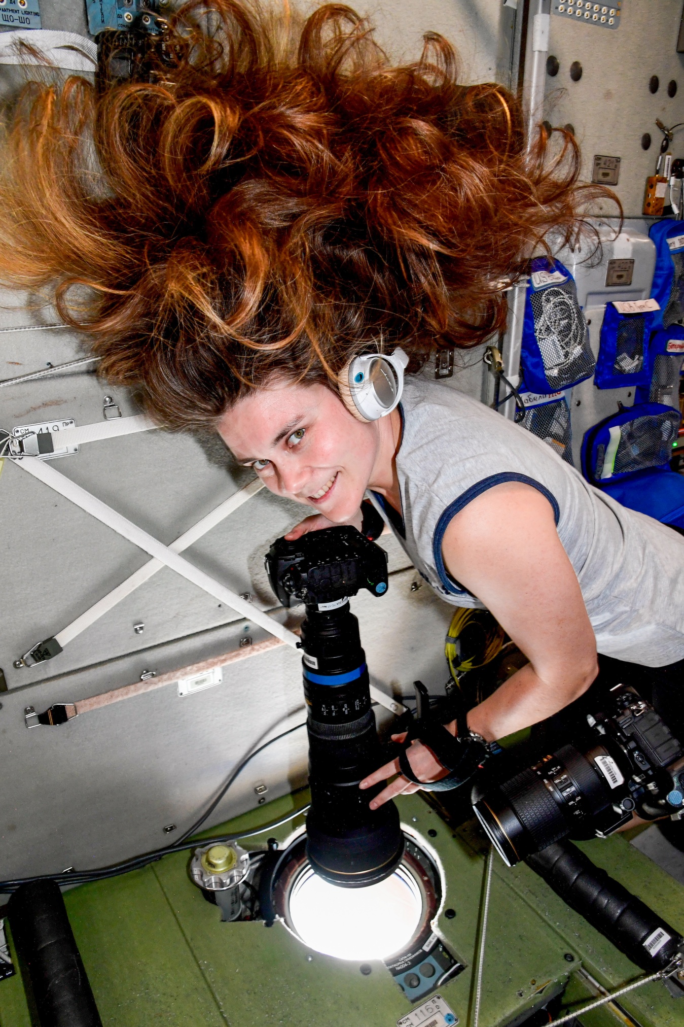 Анна Кикина проводит съемку Земли с борта МКС. Январь 2023 года