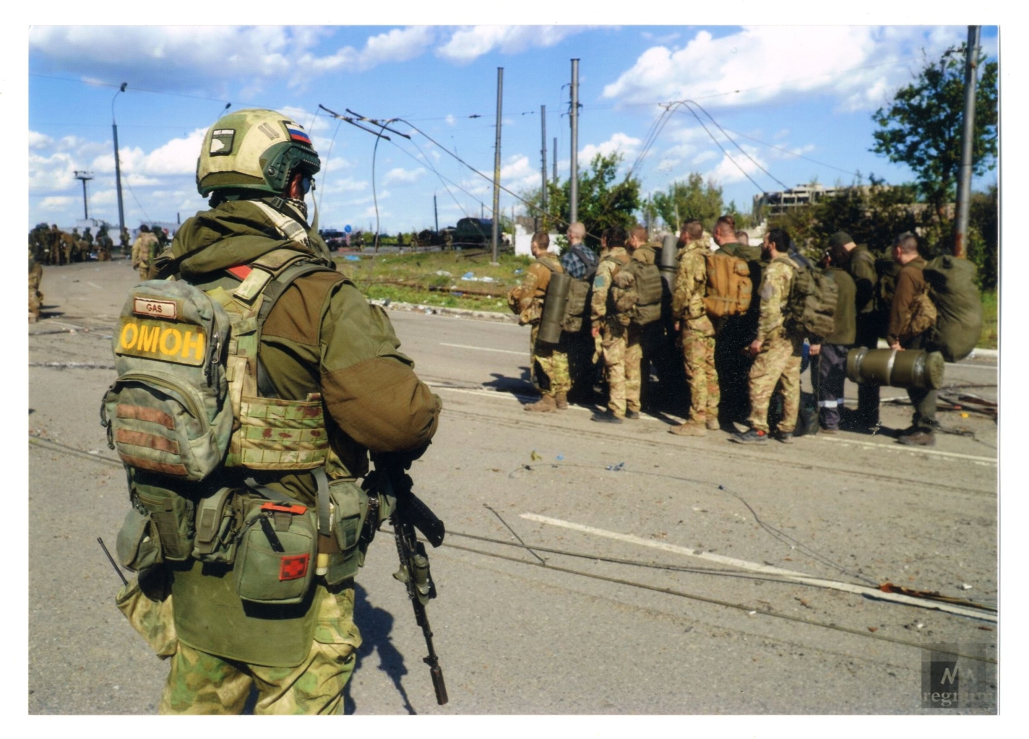Фотография «Специальная военная операция. Бойцы полка «Азов» сдаются в плен». Мариуполь. 2022 год  Фотография «Специальная военная операция. Бойцы полка «Азов» сдаются в плен». Мариуполь. 2022 год