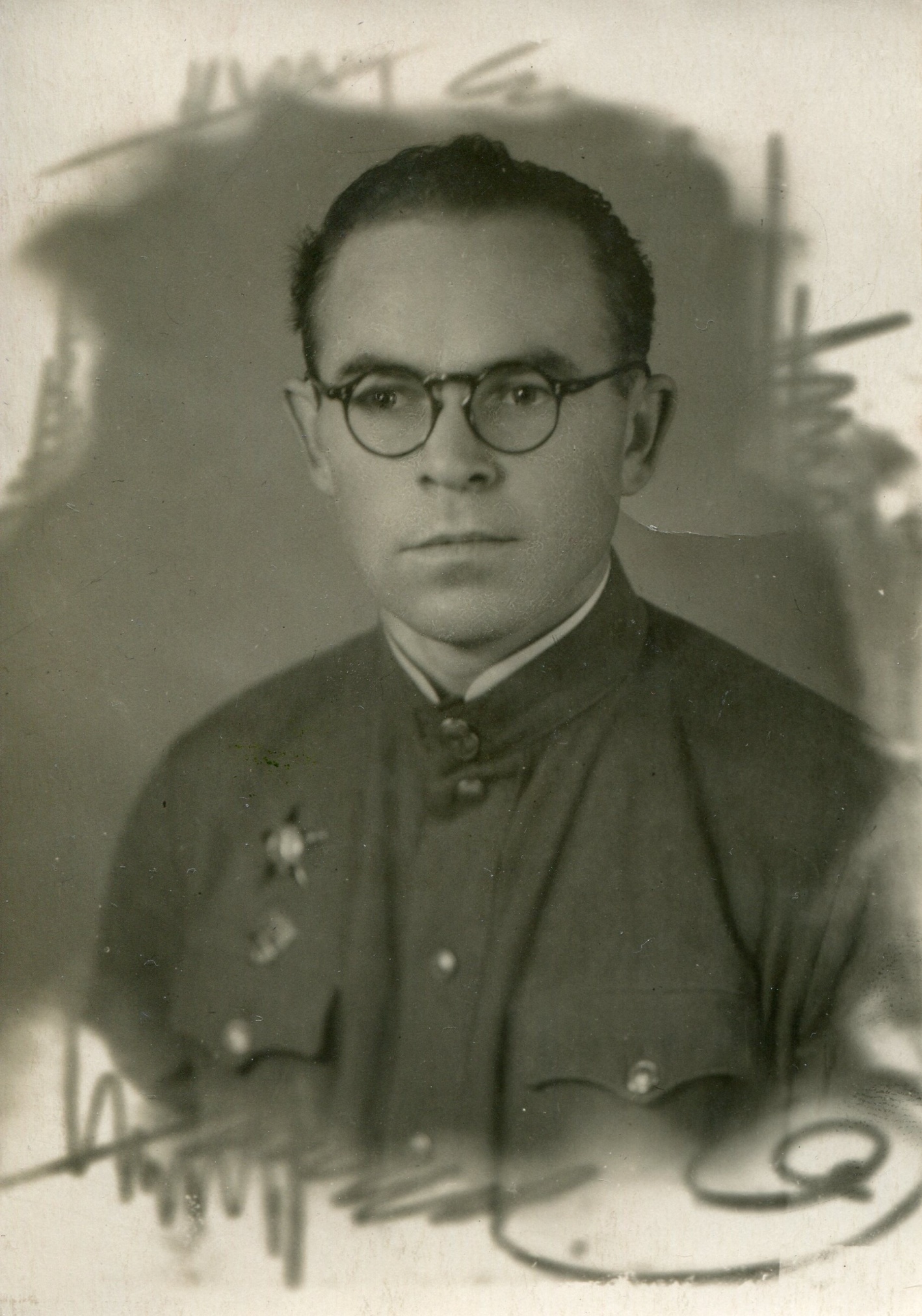 Каледин П.К. в октябре 1945 г. Забайкальский ВО Каледин П.К. в октябре 1945 г. Забайкальский ВО