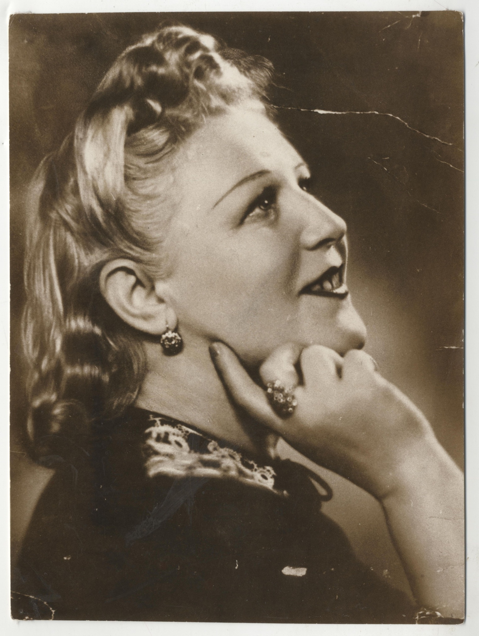 Фотография Изабелла Юрьева 1930-е гг. Фотография Изабелла Юрьева 1930-е гг.