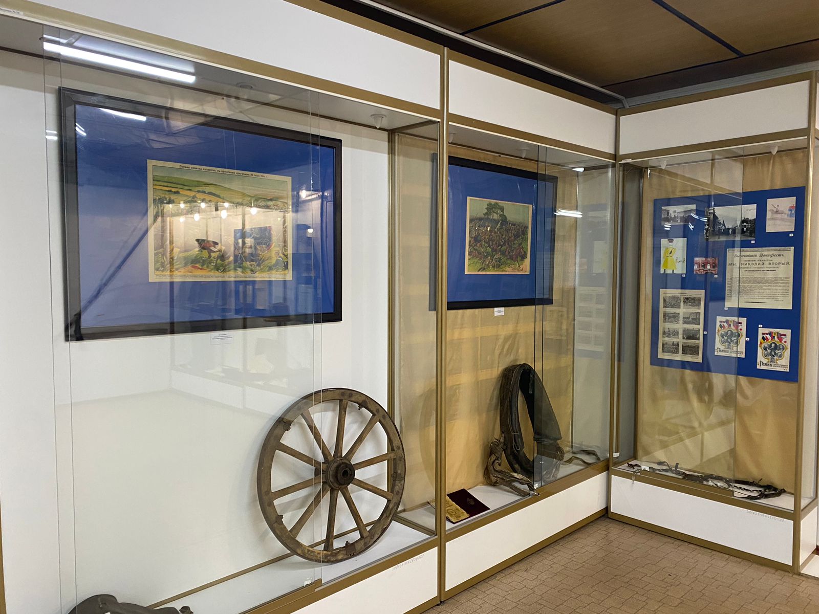 Фрагмент выставки «Пики к бою! Шашки вон! Русская кавалерия в Великой войне (1914-1918)» в Тацинском историко-краеведческом музее, 19.12.2023 г. Фрагмент выставки «Пики к бою! Шашки вон! Русская кавалерия в Великой войне (1914-1918)» в Тацинском историко-краеведческом музее, 19.12.2023 г.