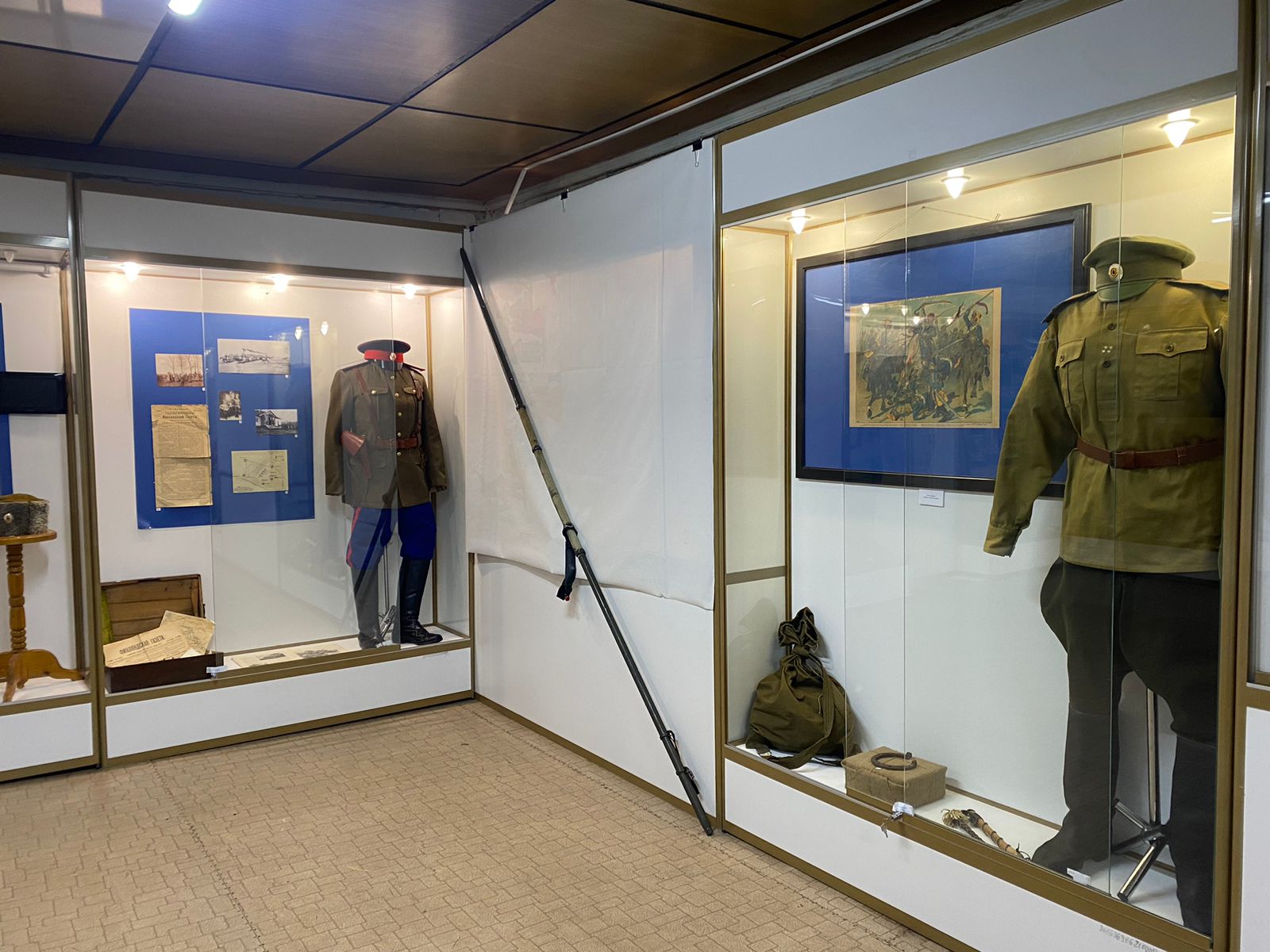 Фрагмент выставки «Пики к бою! Шашки вон! Русская кавалерия в Великой войне (1914-1918)» в Тацинском историко-краеведческом музее, 19.12.2023 г. Фрагмент выставки «Пики к бою! Шашки вон! Русская кавалерия в Великой войне (1914-1918)» в Тацинском историко-краеведческом музее, 19.12.2023 г.