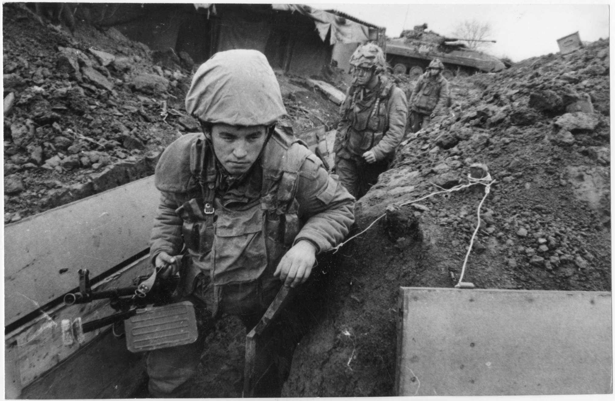 Фотография «На блокпосту». Чечня. 1994-1996 гг. Фотография «На блокпосту». Чечня. 1994-1996 гг.