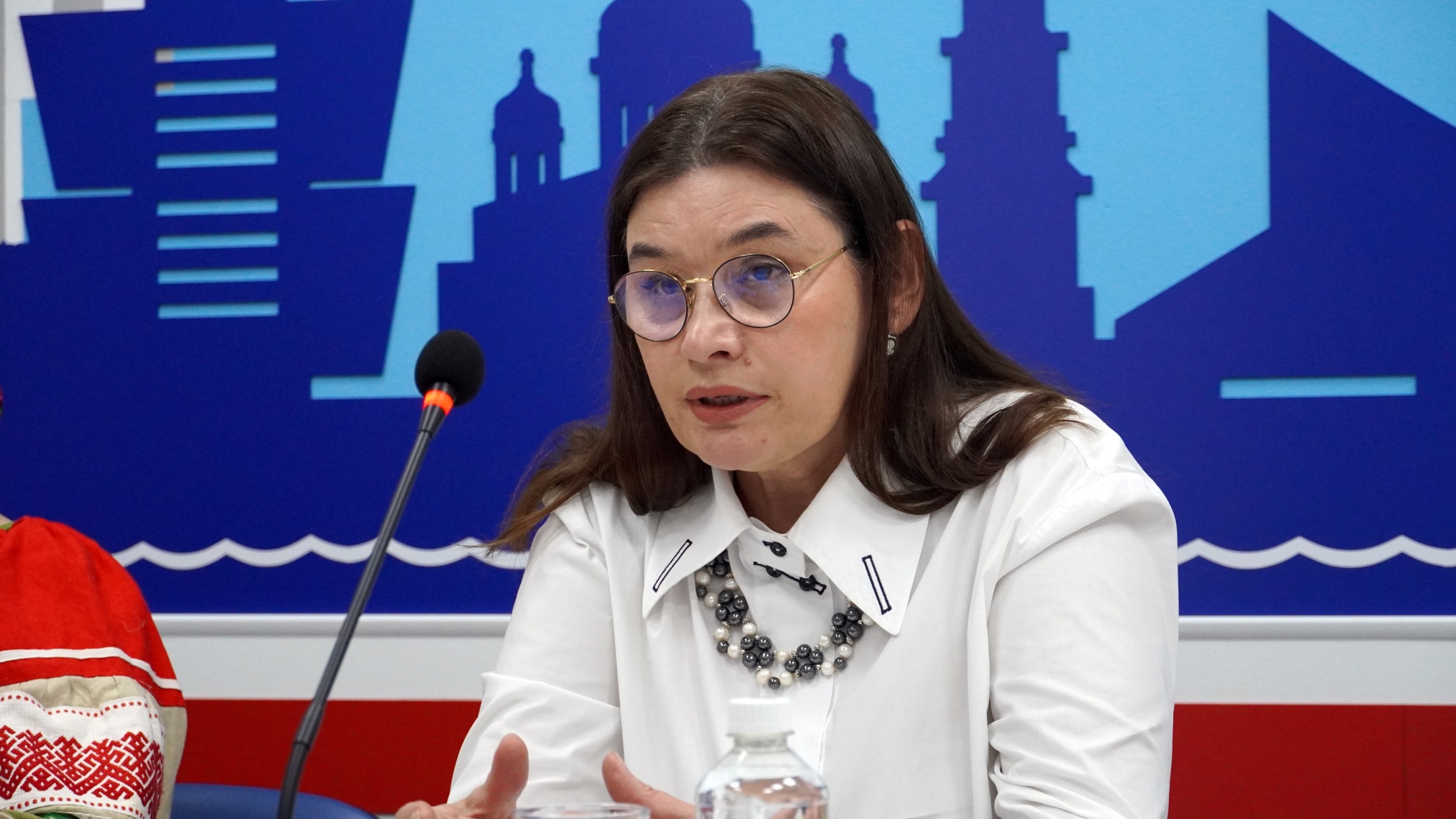 Спикер новогодней пресс-конференции «АиФ на Дону» - Галина Николаевна Куликова, директор Ростовского областного музея краеведения, 22.12.2023 Спикер новогодней пресс-конференции «АиФ на Дону» - Галина Николаевна Куликова, директор Ростовского областного музея краеведения, 22.12.2023