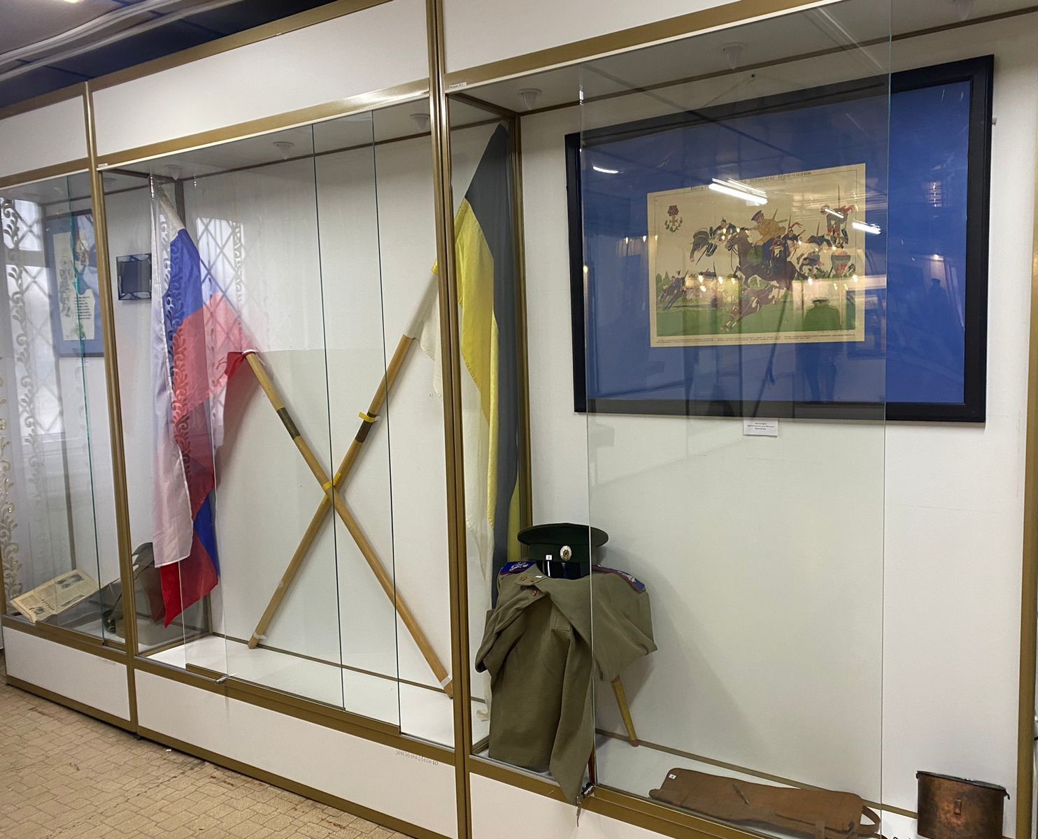 Фрагмент выставки «Пики к бою! Шашки вон! Русская кавалерия в Великой войне (1914-1918)» в Тацинском историко-краеведческом музее, 19.12.2023 г. Фрагмент выставки «Пики к бою! Шашки вон! Русская кавалерия в Великой войне (1914-1918)» в Тацинском историко-краеведческом музее, 19.12.2023 г.